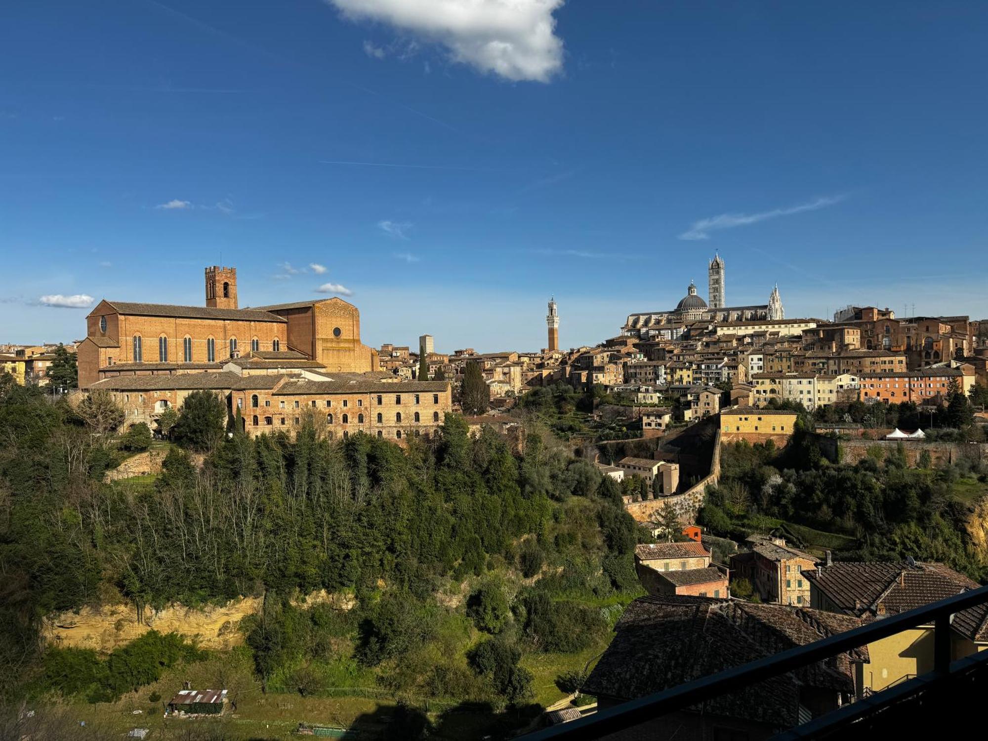 Skyline Siena Exterior foto